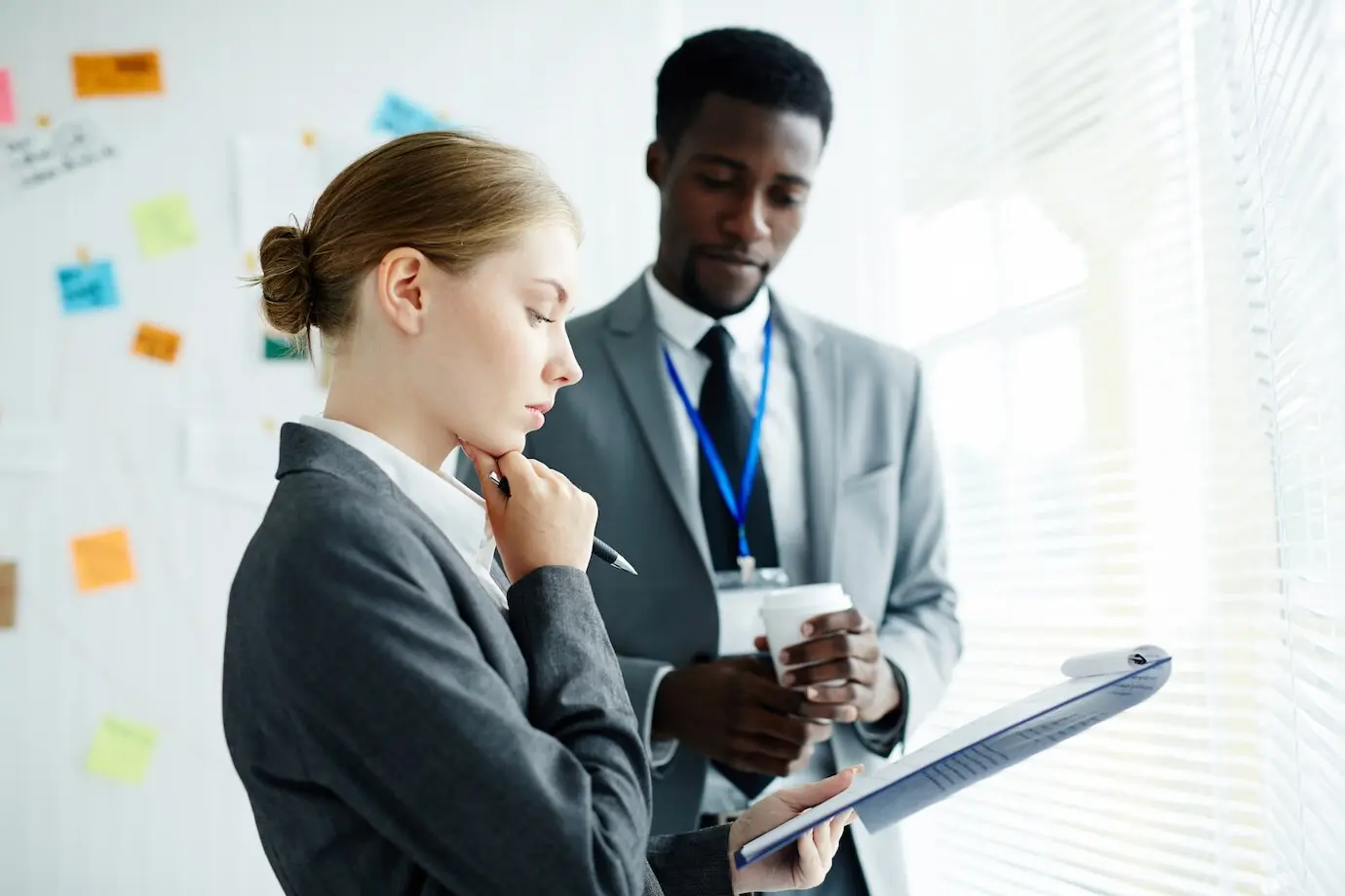 Пожалуйста, предоставьте исходный текст описания, которое нужно перефразировать.